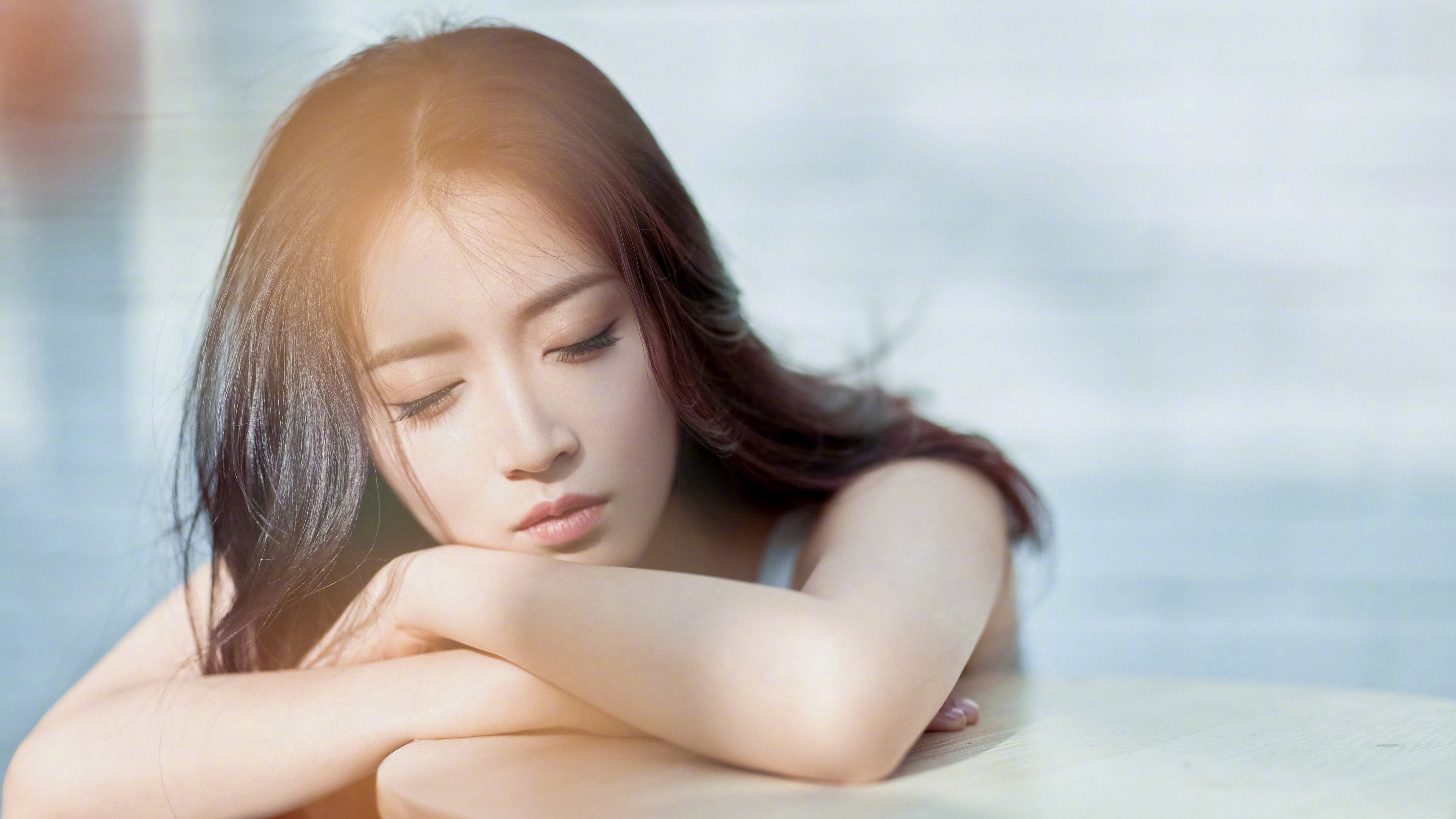 九游体育网站_湖畔水上皮划艇大赛，身心放松的极致体验，水上皮划艇的注意事项