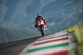 AYX体育-尼尔·巴特尔为袋鼠队防线增加了深度和稳定性